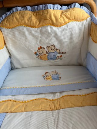 Conjunto de cuna con ositos bordados