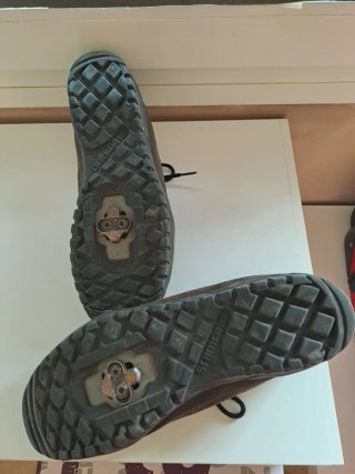 Zapatillas Ciclismo Shimano con calas. T44