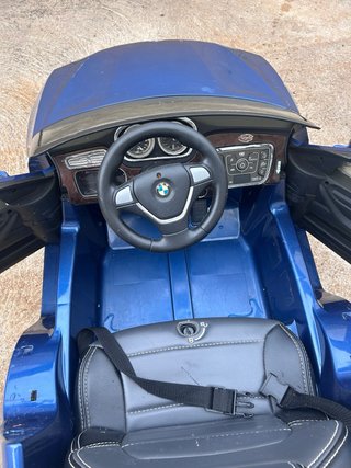 Coche eléctrico infantil azul bmw x6