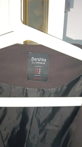Chaqueta corta efecto ante Bershka