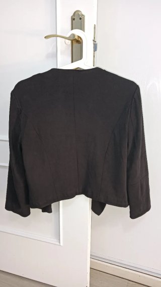 Chaqueta corta efecto ante Bershka