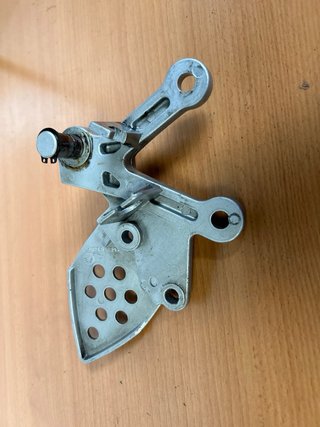 Soporte Estribera Dcha Hyosung GT 250 R 2006