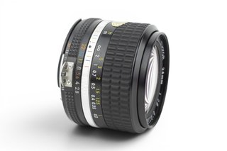 Nikon Ai-s Nikkor 24mm 1:2.8 Obiettivo