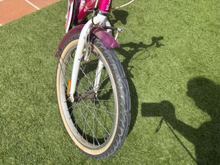 Bicicleta Btwin rosa niña 20 pulgadas
