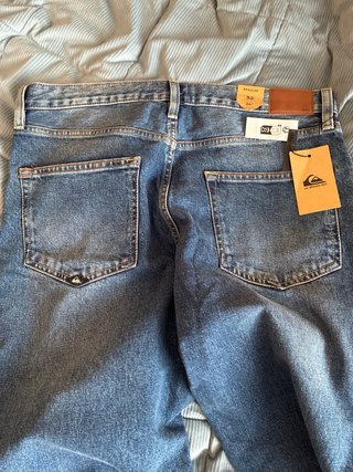 Pantalón vaquero Quiksilver sin estrenar Talla M