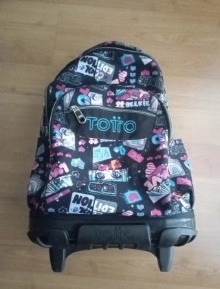 Mochila Totto Renglones-Misato con ruedas.