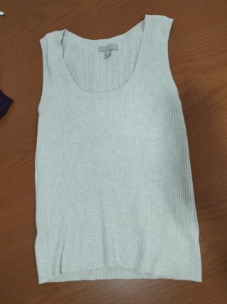 Camiseta de tirantes beige mujer