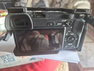 Cámara Sony A6300 + Accesorios