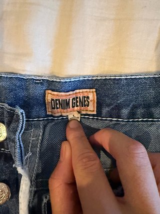 Pantalones vaqueros cortos con estrellas corteiz.