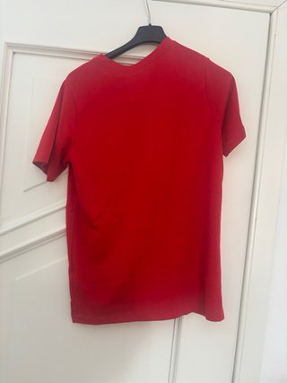 T-shirt Nike rossa con logo