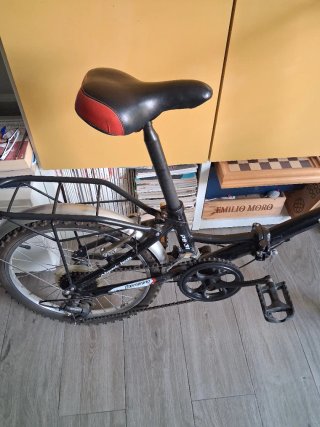 Bicicleta plegable con bolsa