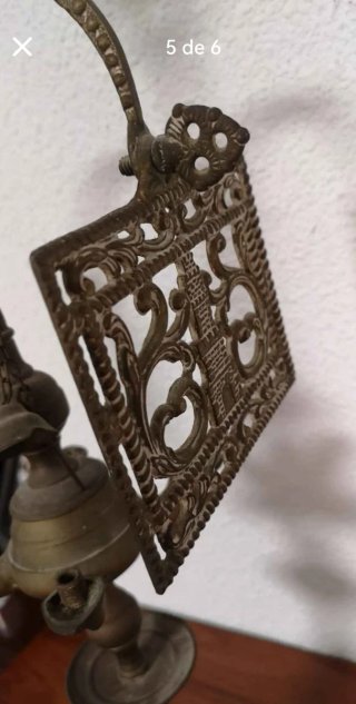 Antiguo velón de bronce