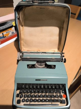 Máquina de escribir Olivetti Lettera 32