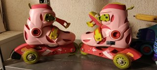 Se venden 2 pares de patines de 3 ruedas