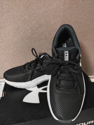 Zapatillas Running Mujer Under Armour Negras