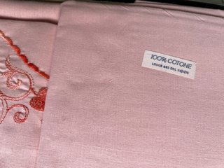Lenzuolo matrimoniale ricamato rosa