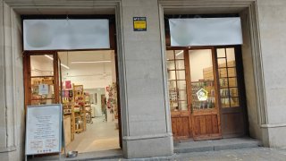 TRASPASO TIENDA MASCOTAS Y  PELUQUERÍA BARCELONA