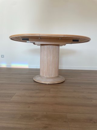 Mesa redonda de salón