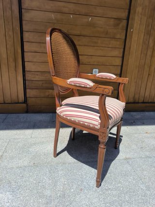 Sillón Luis XVI con brazos y asiento de rayas
