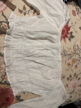 Blusa blanca fruncida manga larga