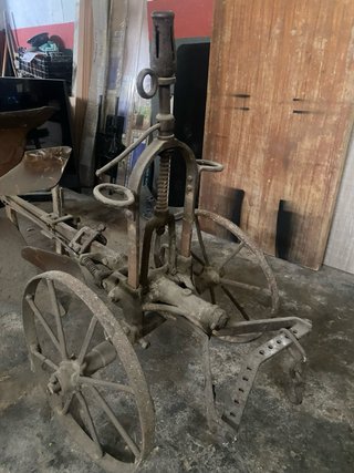 Arado agrícola antiguo mediados siglo XX
