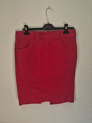 Falda roja talla 36