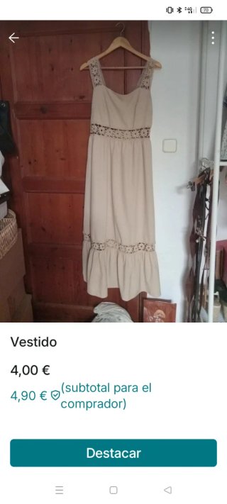 Vestido largo beige con encaje