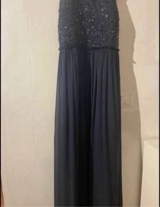 Vestido de fiesta azul con lentejuelas