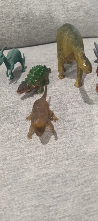 Lote de dinosaurios de juguete