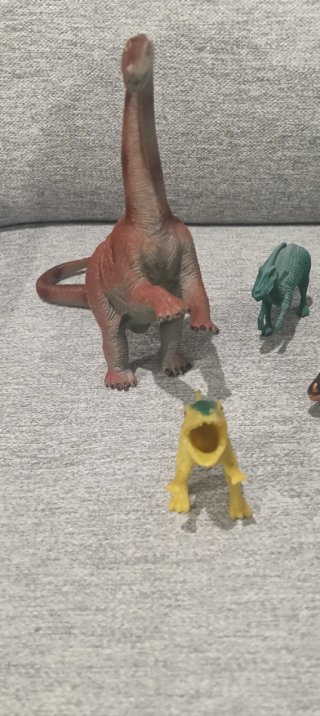Lote de dinosaurios de juguete