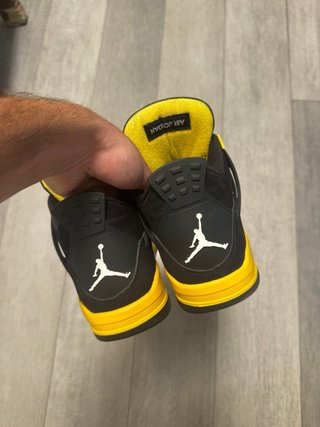 Jordan 4 Thunder