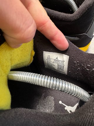 Jordan 4 Thunder