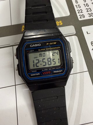 Reloj Casio vintage, años 90 F-91W Negro