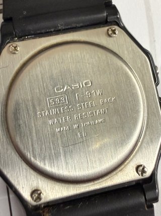 Reloj Casio vintage, años 90 F-91W Negro