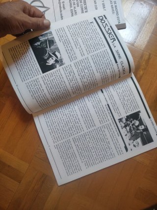 Lote de dos revistas Engage!