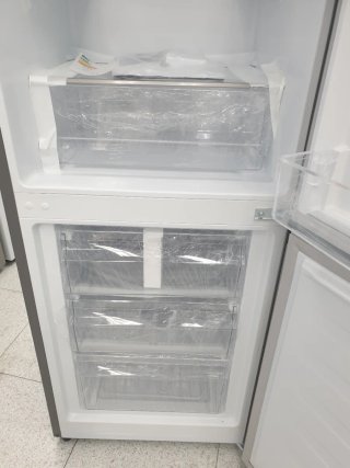 Nevera combi nueva con tara 1.60m x 54cm