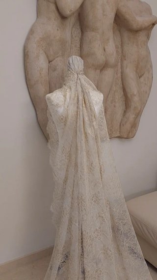 Mantilla Novia Beige y Dorada