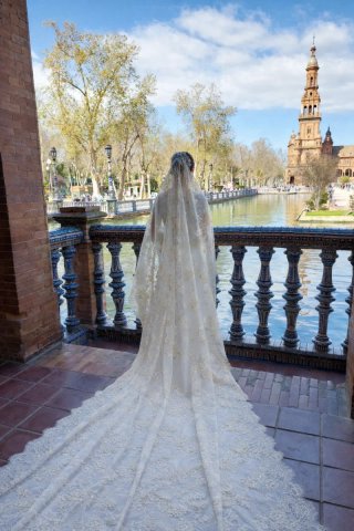 Mantilla Novia Beige y Dorada