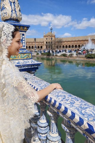 Mantilla Novia Beige y Dorada