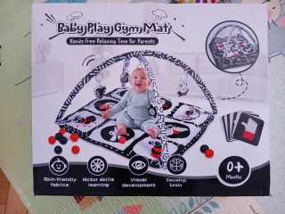 Gimnasio de bebé para estimulación temprana.