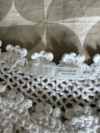 Top crochet blanco flores