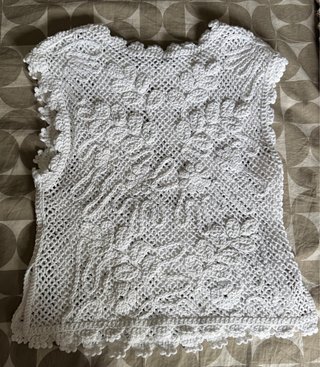 Top crochet blanco flores