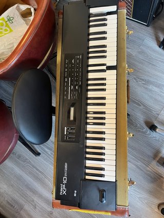 Sintetizador Roland XP-10