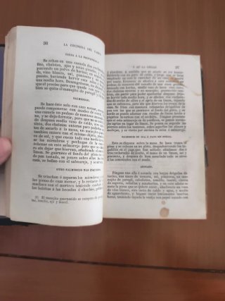Libro antiguo de Cocina