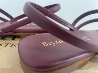 Sandalia plana Bryan Stepwise Burdeos