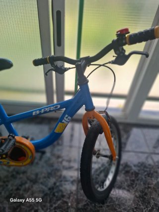 Bici infantil B-PRO azul y naranja