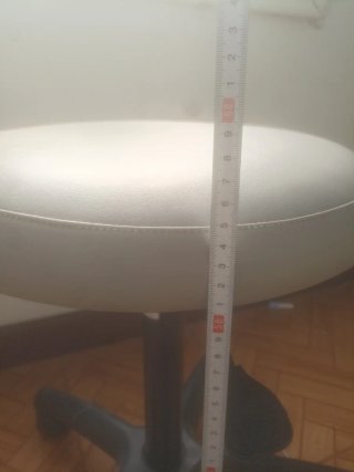 Silla de oficina gris y negra