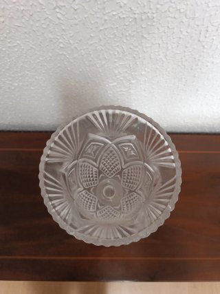 Jarrón de cristal decorativo tallado