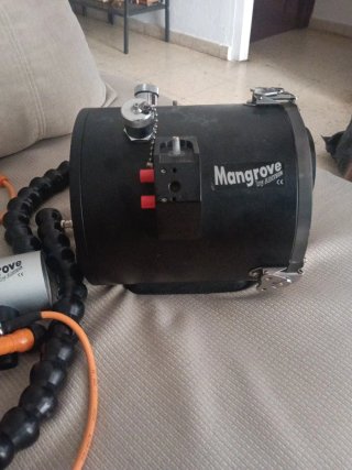 Equipo de video y fotografía subacuatica Mangrove