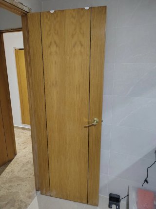 Puerta madera maciza con 4 cristales